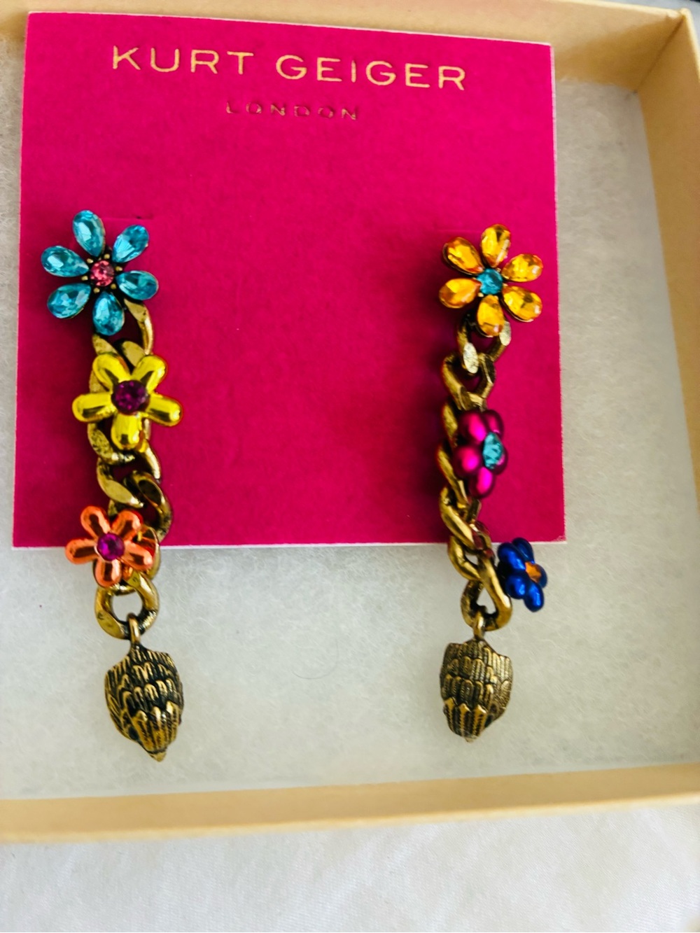 Kurt Geiger Gold-Tone Floral Chain Drop, paid 140.00., New. - Picture 7 of 10